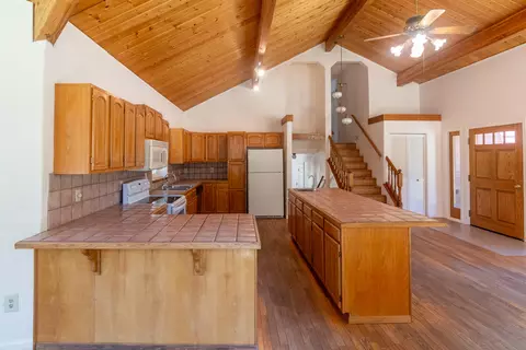 Kitchen - 17653 Cougar Ct, Weed, CA 96094 photo 2 of 2