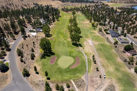 View/Area - 17653 Cougar Ct, Weed, CA 96094 photo 4 of 7