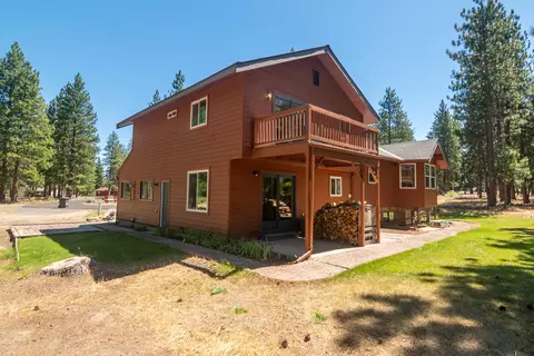 Exterior - 17653 Cougar Ct, Weed, CA 96094 photo 3 of 5