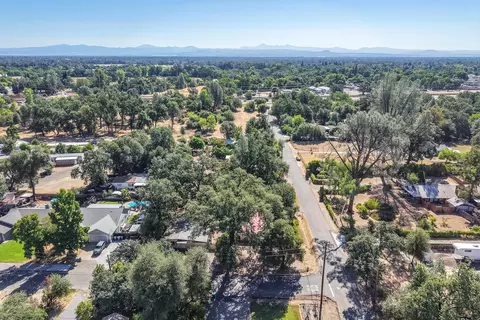 View/Area - 6151 Emerald Ln, Redding, CA 96001 photo 3 of 11