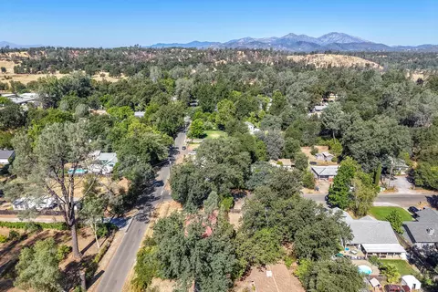 View/Area - 6151 Emerald Ln, Redding, CA 96001 photo 7 of 11