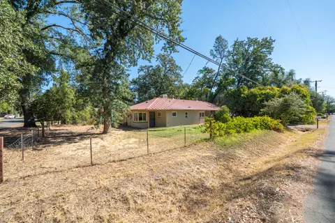 Exterior - 6151 Emerald Ln, Redding, CA 96001 photo 15 of 26