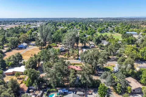 View/Area - 6151 Emerald Ln, Redding, CA 96001 photo 5 of 11