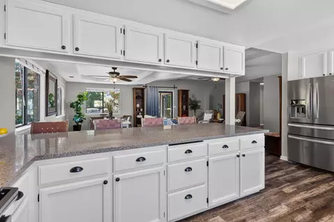 Kitchen - 2715 Howard Dr, Redding, CA 96001 photo 5 of 7