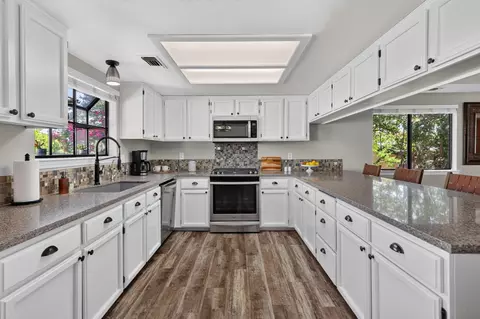 Kitchen - 2715 Howard Dr, Redding, CA 96001 photo 1 of 7