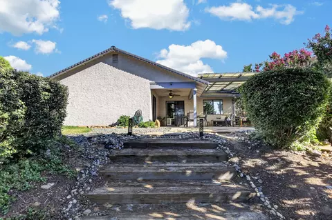 Exterior - 2715 Howard Dr, Redding, CA 96001 photo 8 of 16
