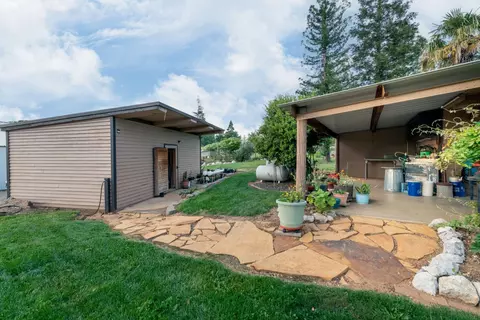 Exterior - 12832 Los Osos St, Redding, CA 96003 photo 6 of 8