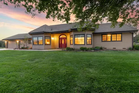 Exterior - 12832 Los Osos St, Redding, CA 96003 photo 1 of 8