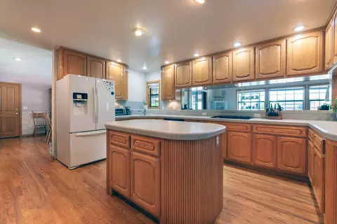 Kitchen - 12832 Los Osos St, Redding, CA 96003 photo 2 of 3