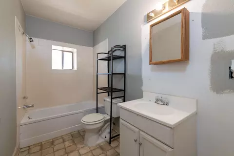 Bath - 12832 Los Osos St, Redding, CA 96003 photo 6 of 6