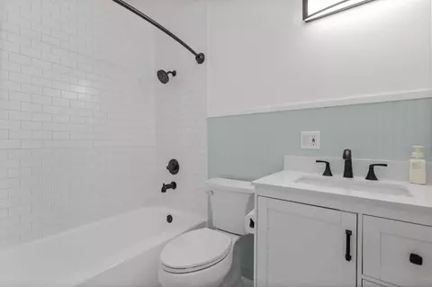 Bath - 3971 Meteor St, Redding, CA 96002 photo 3 of 4