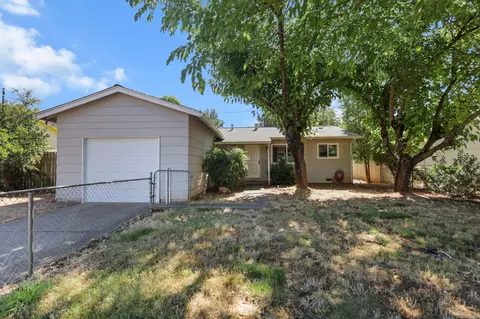 Exterior - 3971 Meteor St, Redding, CA 96002 photo 2 of 10