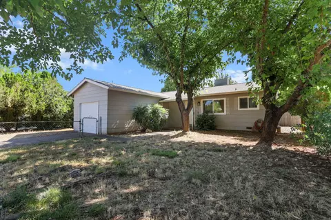 Exterior - 3971 Meteor St, Redding, CA 96002 photo 7 of 10