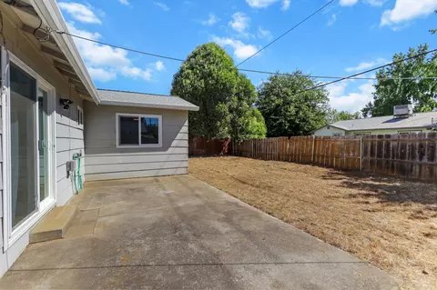 Exterior - 3971 Meteor St, Redding, CA 96002 photo 3 of 10