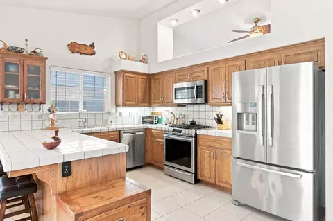 Kitchen - 3715 Eagle Pkwy, Redding, CA 96001 photo 2 of 2