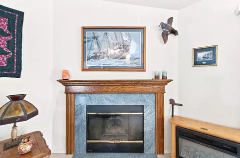 Living - 3715 Eagle Pkwy, Redding, CA 96001 photo 5 of 6
