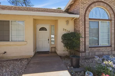 Exterior - 3715 Eagle Pkwy, Redding, CA 96001 photo 3 of 10