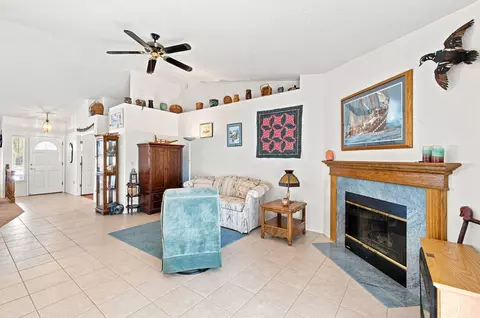 Living - 3715 Eagle Pkwy, Redding, CA 96001 photo 4 of 6