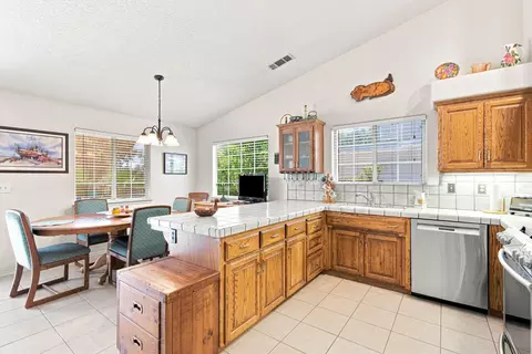 Kitchen - 3715 Eagle Pkwy, Redding, CA 96001 photo 1 of 2