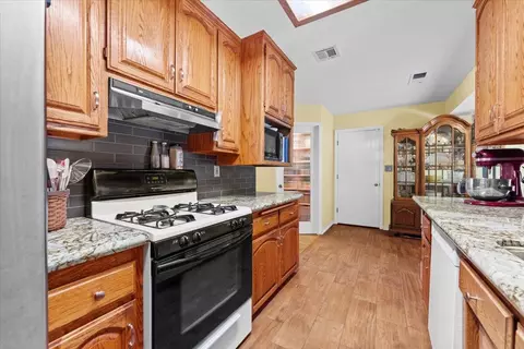 19577 Medo Vale Ln, Redding, CA 96002 photo 7