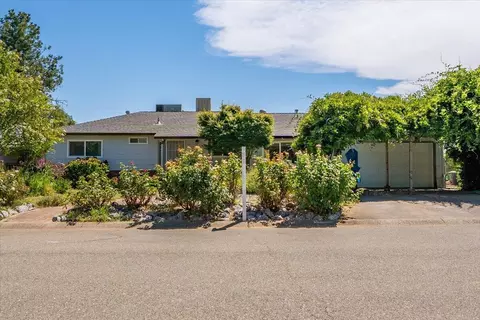 19577 Medo Vale Ln, Redding, CA 96002