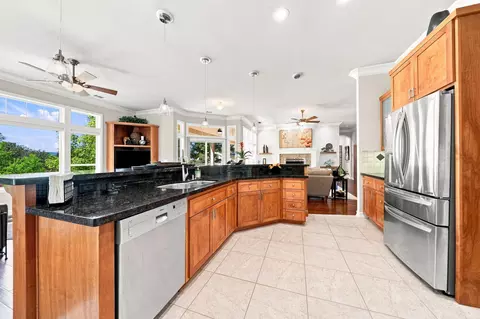 Kitchen - 3179 Pinot Path, Redding, CA 96001 photo 4 of 5