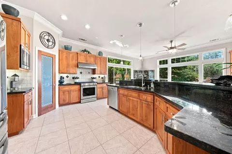 Kitchen - 3179 Pinot Path, Redding, CA 96001 photo 2 of 5