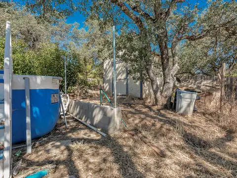 Exterior - 3630 Summit Dr, Redding, CA 96001 photo 9 of 10