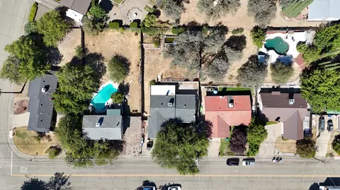 View/Area - 3630 Summit Dr, Redding, CA 96001 photo 2 of 2