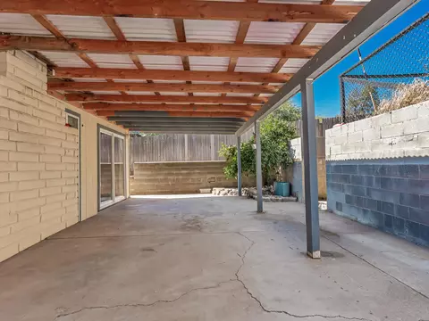 Exterior - 3630 Summit Dr, Redding, CA 96001 photo 6 of 10