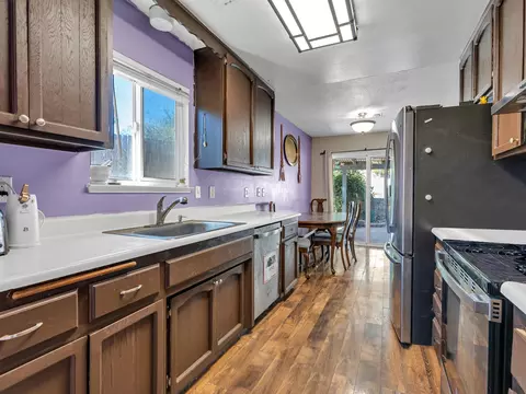 Kitchen - 3630 Summit Dr, Redding, CA 96001 photo 5 of 6
