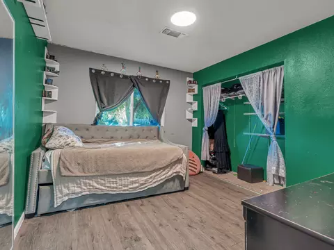 Bedroom - 3630 Summit Dr, Redding, CA 96001 photo 1 of 6