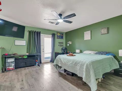 Bedroom - 3630 Summit Dr, Redding, CA 96001 photo 5 of 6