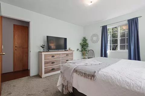 Bedroom - 22065 Loop Dr, Redding, CA 96003 photo 3 of 7