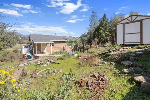Exterior - 22065 Loop Dr, Redding, CA 96003 photo 15 of 17