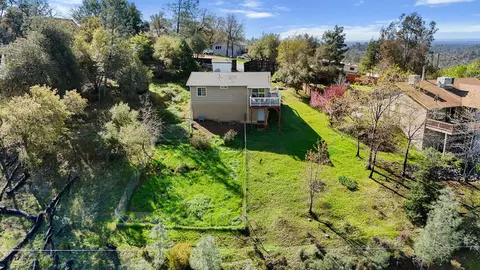 View/Area - 22065 Loop Dr, Redding, CA 96003 photo 13 of 14