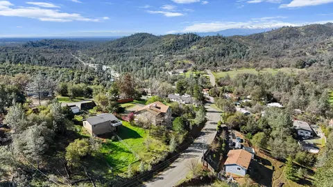 View/Area - 22065 Loop Dr, Redding, CA 96003 photo 11 of 14