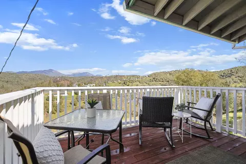 Exterior - 22065 Loop Dr, Redding, CA 96003 photo 6 of 17