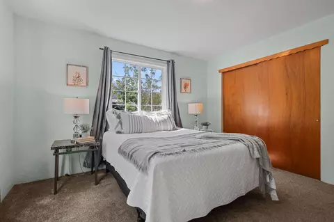 Bedroom - 22065 Loop Dr, Redding, CA 96003 photo 4 of 7