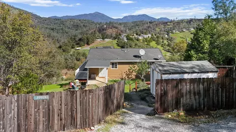 Exterior - 22065 Loop Dr, Redding, CA 96003 photo 3 of 17
