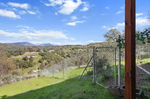 Exterior - 22065 Loop Dr, Redding, CA 96003 photo 13 of 17