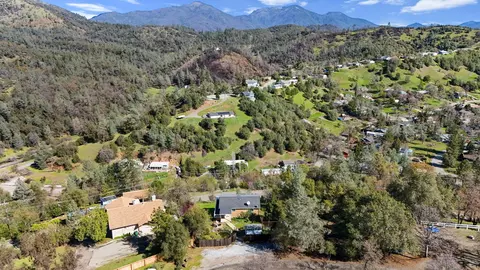 View/Area - 22065 Loop Dr, Redding, CA 96003 photo 6 of 14