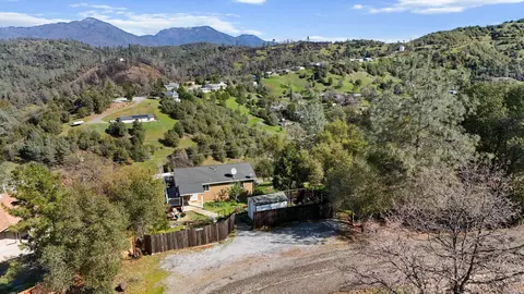 View/Area - 22065 Loop Dr, Redding, CA 96003 photo 8 of 14