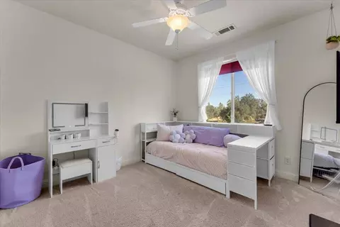 Bedroom - 1986 Tarmac Rd, Redding, CA 96003 photo 3 of 3
