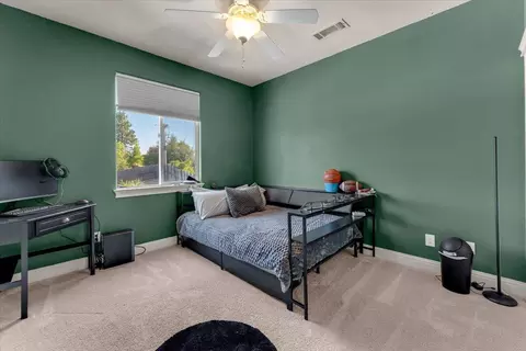 Bedroom - 1986 Tarmac Rd, Redding, CA 96003 photo 2 of 3