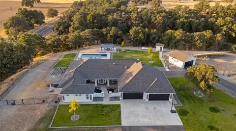 21999 Los Altos Dr, Palo Cedro, CA 96073