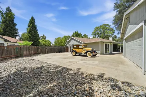 Exterior - 4393 Agnes May Dr, Redding, CA 96002 photo 8 of 8