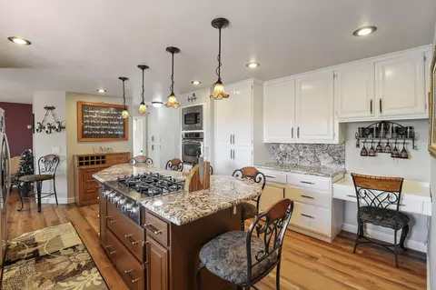 Kitchen - 4207 Frances Dr, Redding, CA 96001 photo 4 of 6