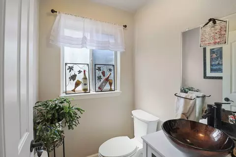 Bath - 4207 Frances Dr, Redding, CA 96001 photo 6 of 6