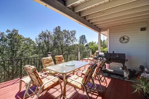 Exterior - 4207 Frances Dr, Redding, CA 96001 photo 13 of 18